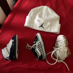 Newborn blue/white retro Jordan size 1 with hat